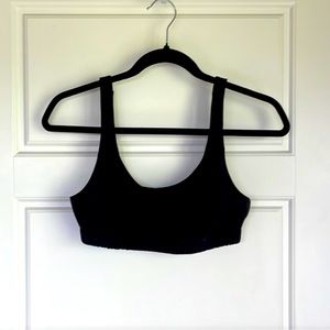 Vuori sports bra